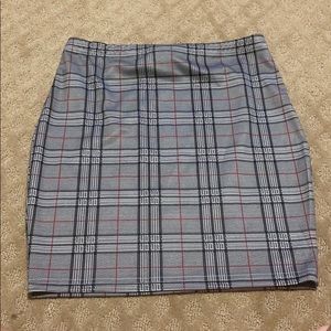 SHEIN gray checkered skirt (small)